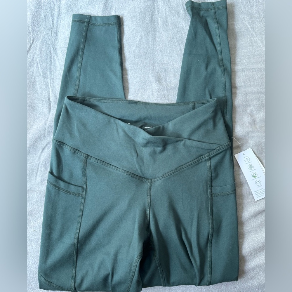 Gilly hicks medium green leggings